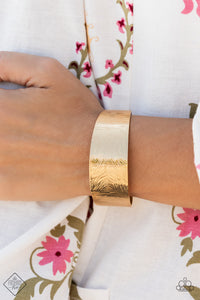 Paparazzi Bracelet -   Coolly Curved - Gold - Fashion Fix