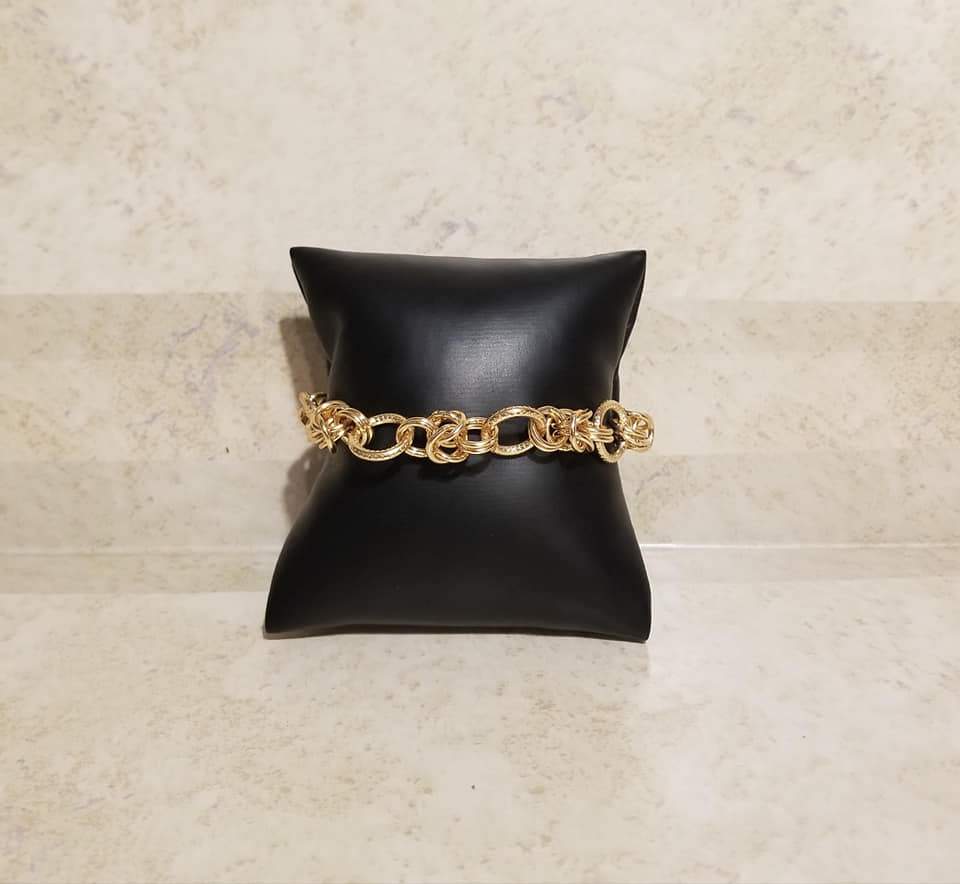 Paparazzi Bracelet - Big City Chic - Gold - fashion Fix exclusive