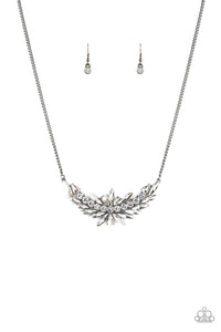 Paparazzi Necklace - HEIRS and Graces - Black