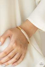 Load image into Gallery viewer, Paparazzi Bracelet - Day to Day Dazzle - Gold
