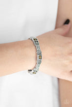 Load image into Gallery viewer, Paparazzi Bracelet - Totally Traveler - Green
